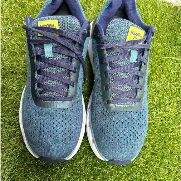 HOKA ONE ONEHOKA ONE ONE Elevon 'StormBlue' men size 10 gently used