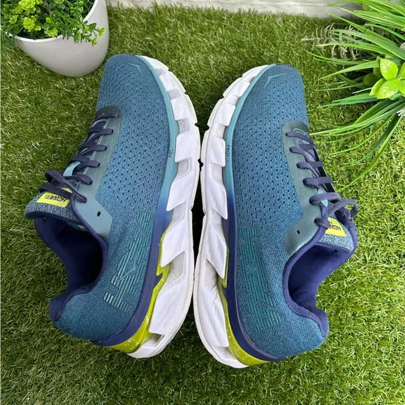 HOKA ONE ONEHOKA ONE ONE Elevon 'StormBlue' men size 10 gently used