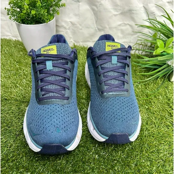 HOKA ONE ONEHOKA ONE ONE Elevon 'StormBlue' men size 10 gently used