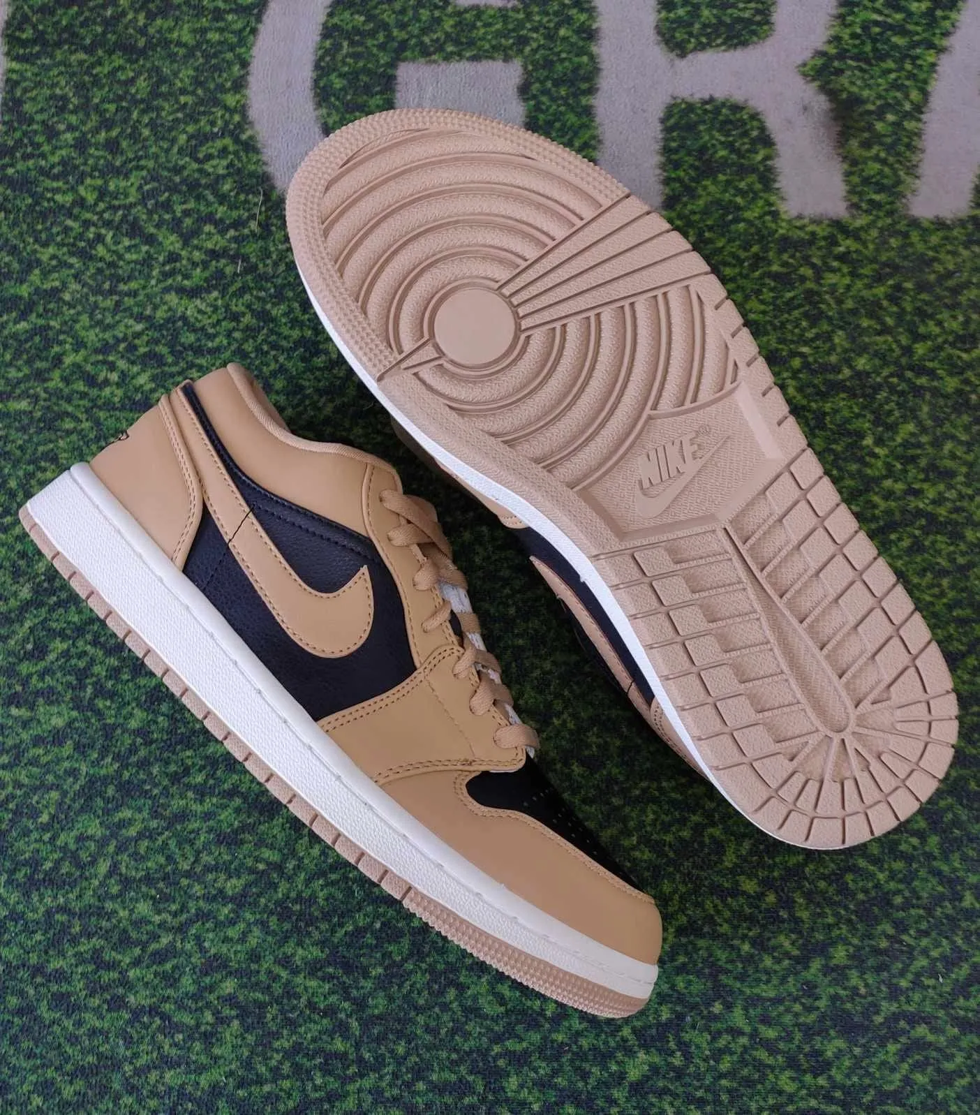Jordan1 Low "Desert Black Sail"
