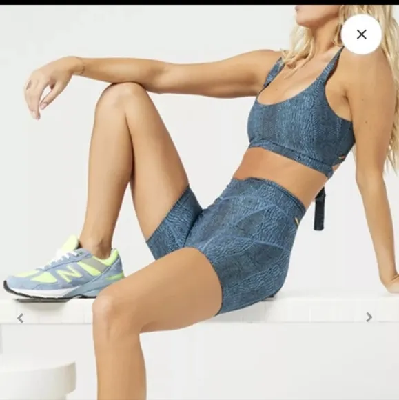 L SPACE V CUT BLUE SNAKESKIN CARTER BIKE SHORTS NWT SZ XL