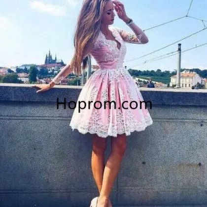Long Sleeves Knee-Length Tulle Homecoming Dress with Appliques