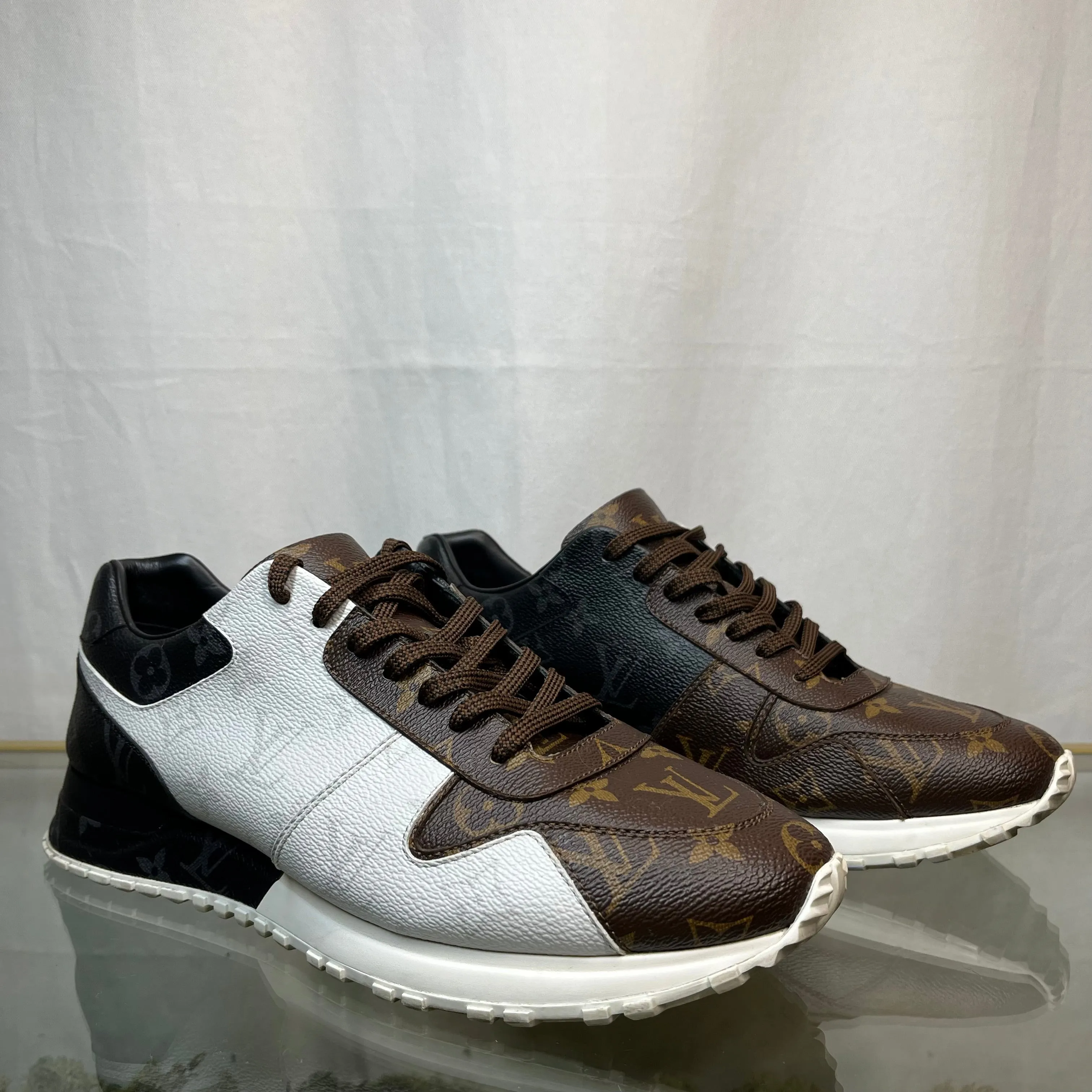 LOUIS VUITTON Runaway LV Tricolor Monogram Sneakers SZ 37.5 Men's