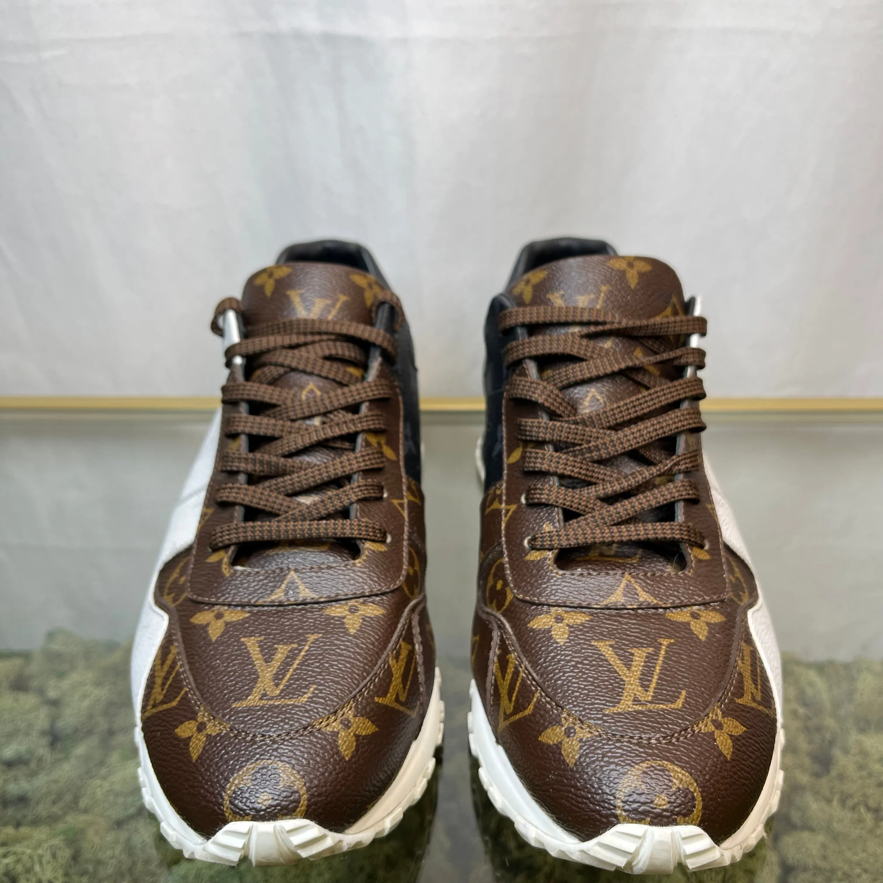 LOUIS VUITTON Runaway LV Tricolor Monogram Sneakers SZ 37.5 Men's