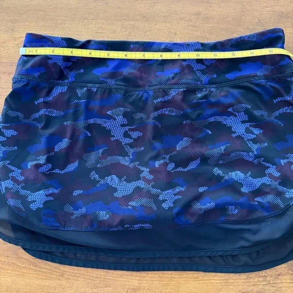 Lululemon Hotty Hot Skirt/Skort II Camo Emperor Blue Black / Black Size 8