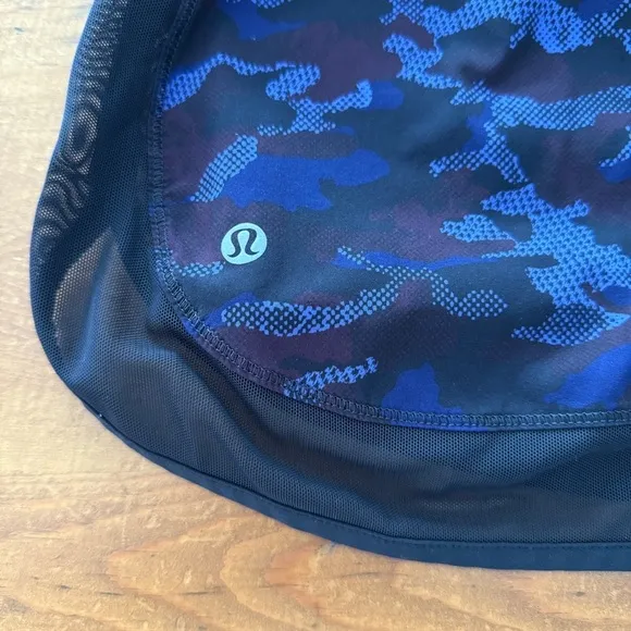 Lululemon Hotty Hot Skirt/Skort II Camo Emperor Blue Black / Black Size 8