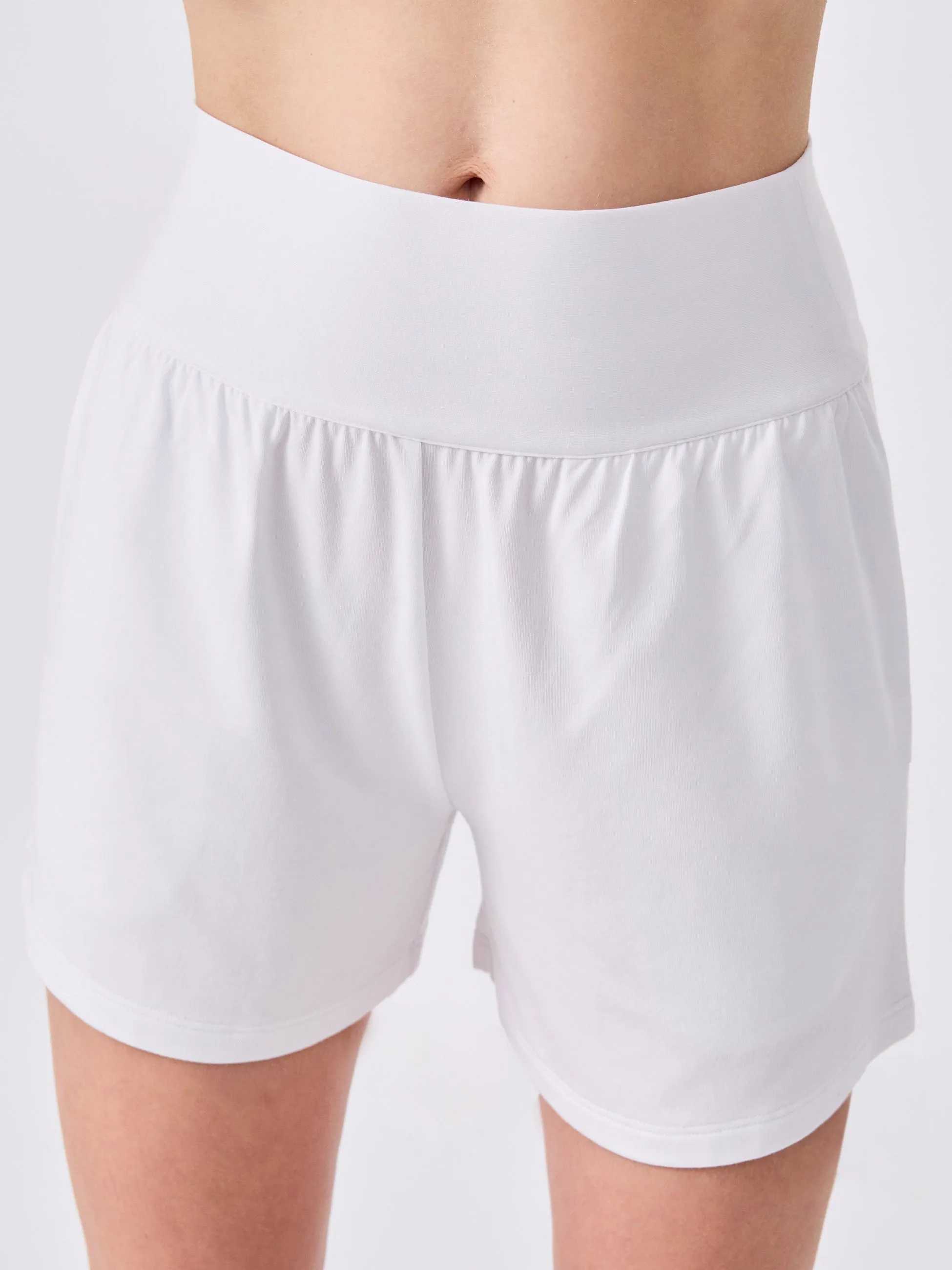 Nomad Short - White