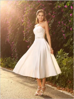 Princess Satin Sweetheart Strapless Short Wedding Dresses With Beading