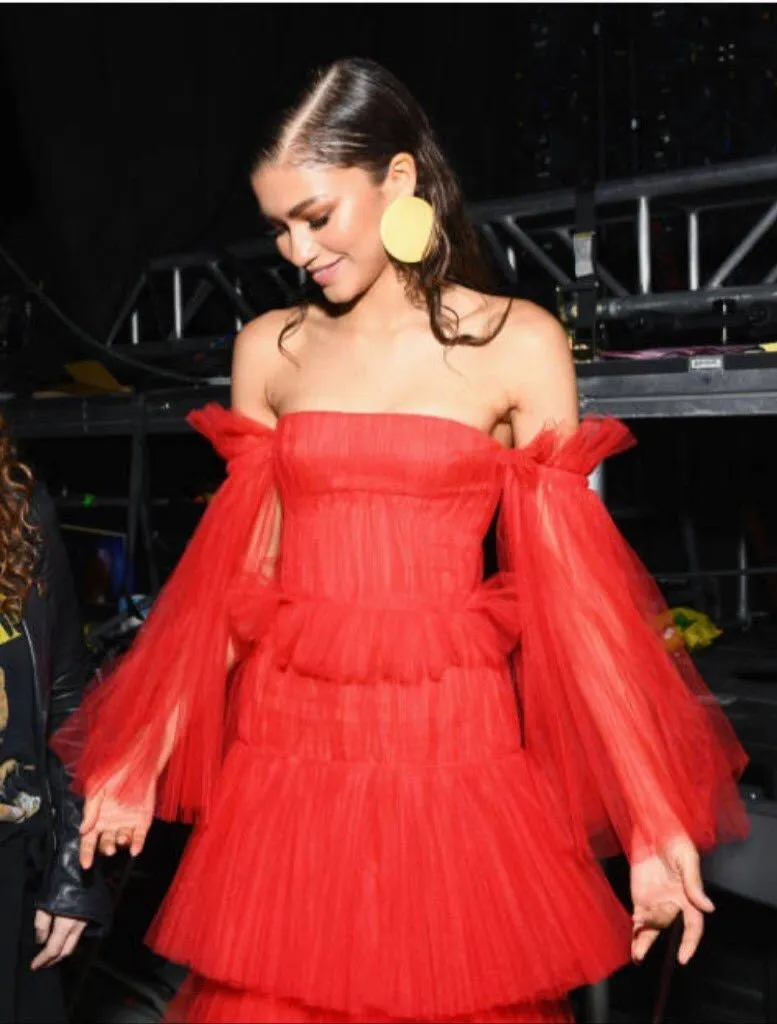Red Zendaya Coleman Off The Shoulder Tiered Dress Tulle Prom Celebrity Formal Dress MTV Movie TV Awards
