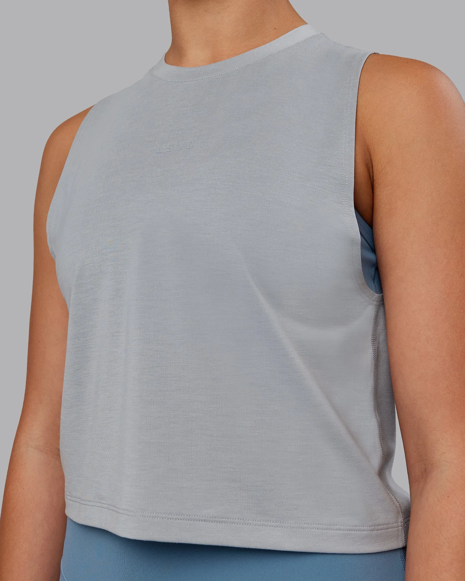 Unleash Cropped Training Tank - Circular Grey