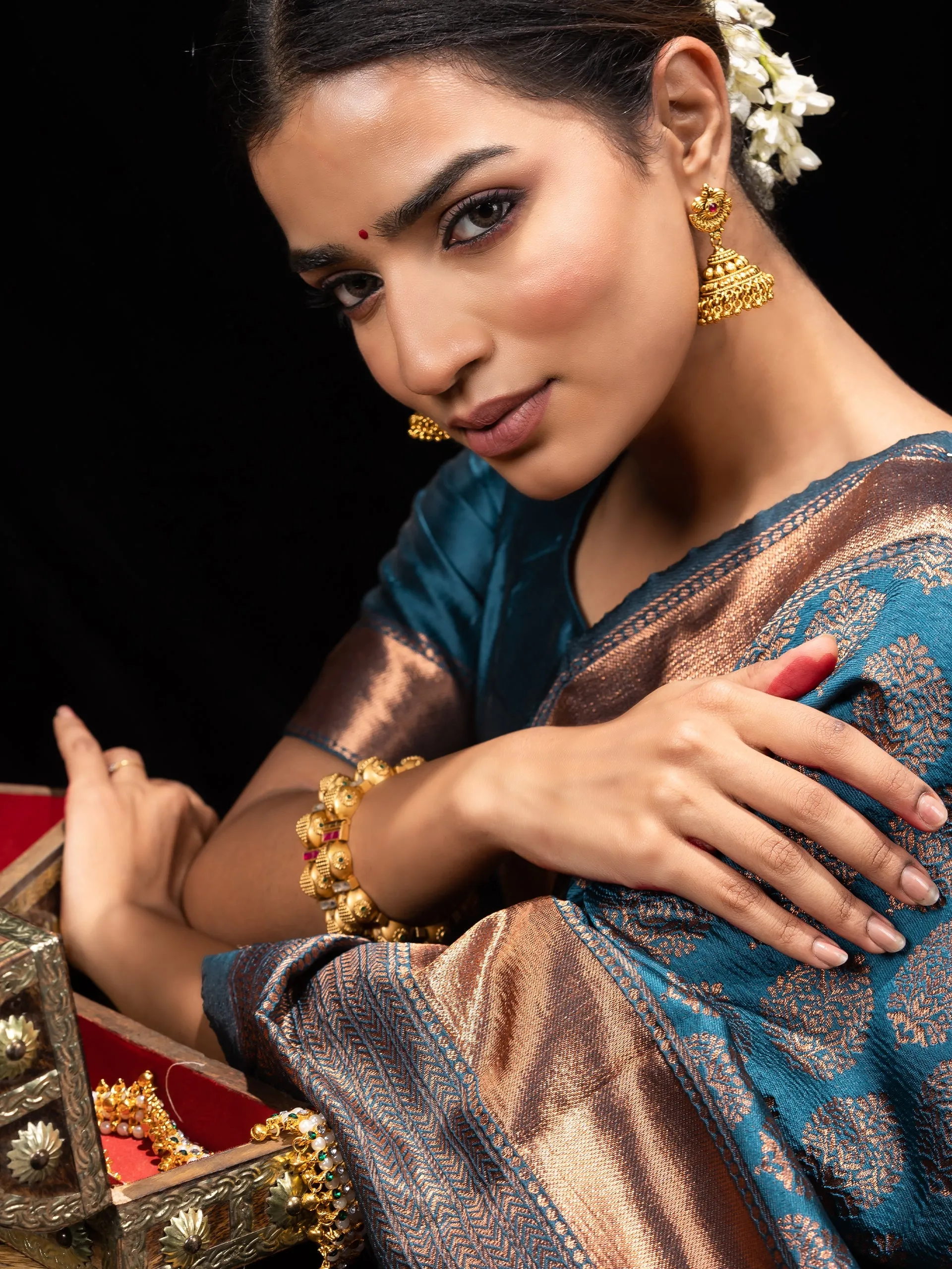Vishesh Blue Fluorite Saree with Blouse Fabric