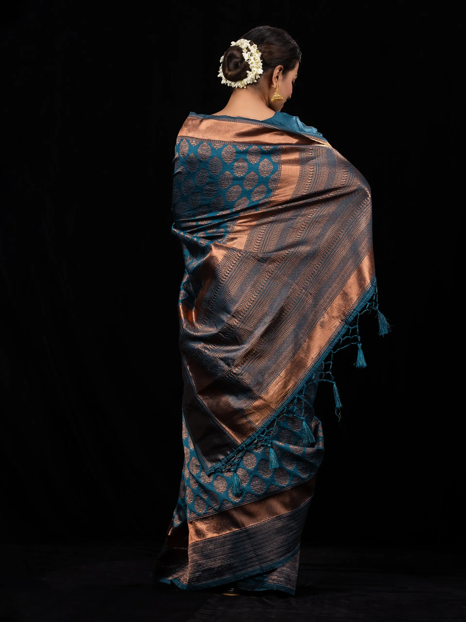 Vishesh Blue Fluorite Saree with Blouse Fabric