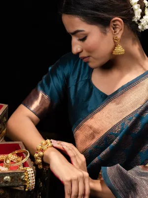 Vishesh Blue Fluorite Saree with Blouse Fabric