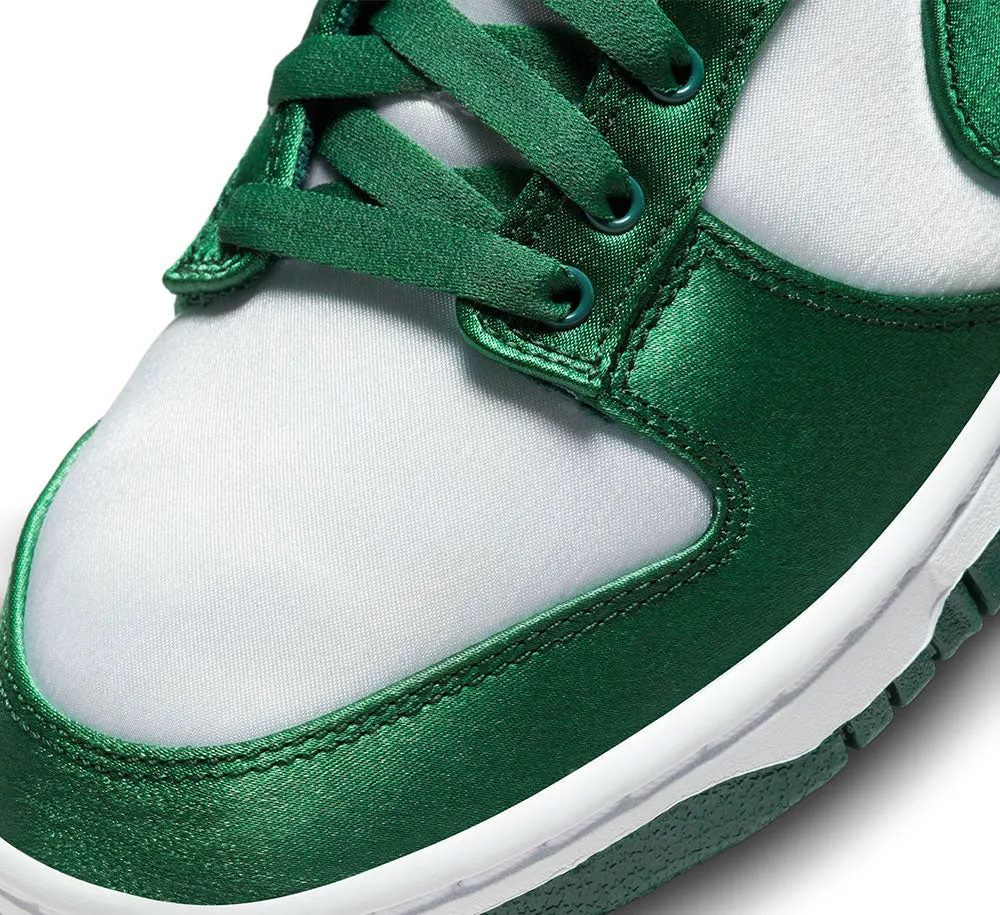 WOMEN'S NIKE DUNK LOW ESSENTIAL