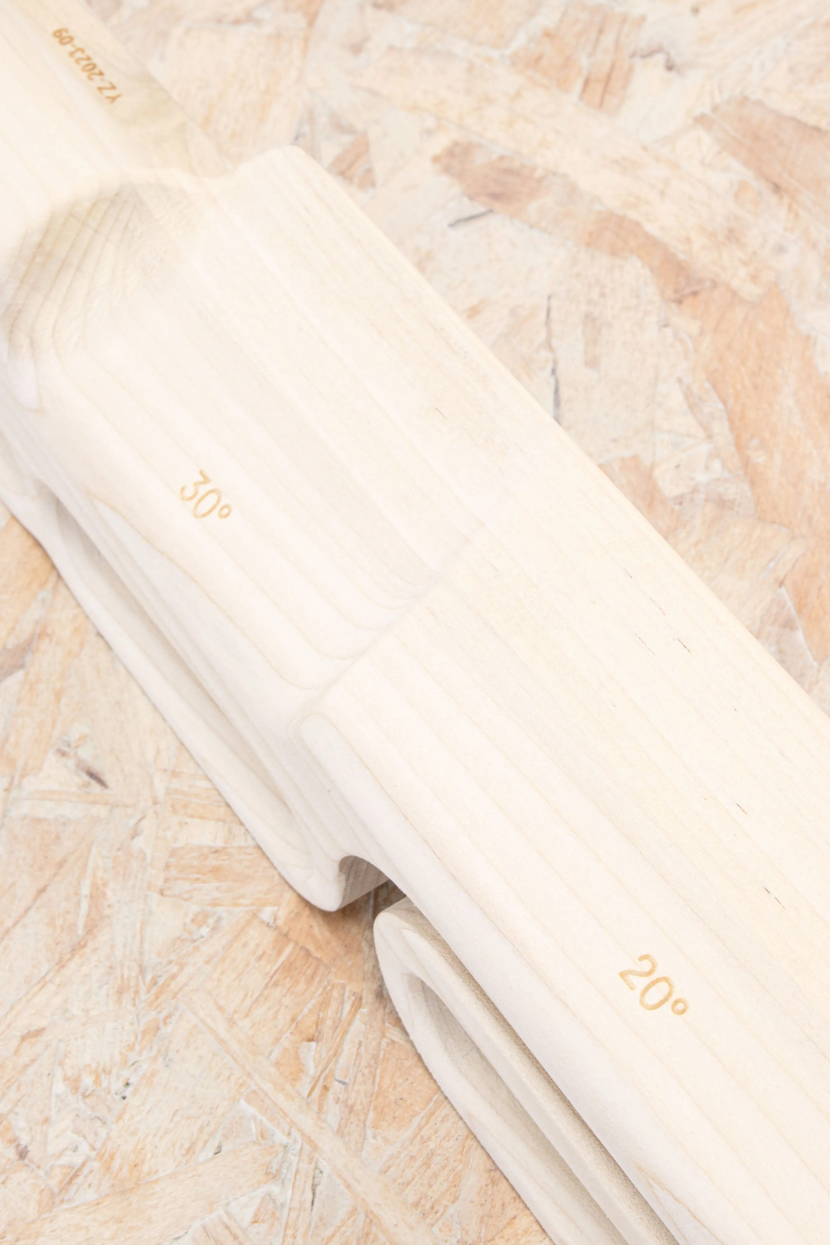 YY - Vertical Board Light